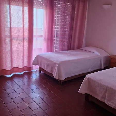 Aparthotel Parque Amendoeiras 2*