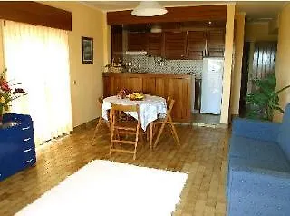 杏仁公园酒店 2*