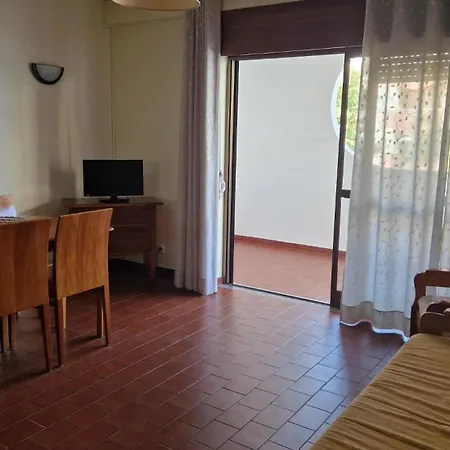 Parque Amendoeiras Aparthotel 2*