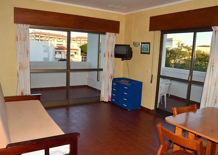 Ξενοδοχείο με διαμερίσματα Parque Amendoeiras 2*