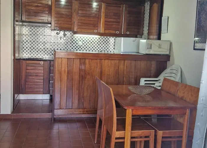 Ξενοδοχείο με διαμερίσματα Parque Amendoeiras Βιλαμούρα