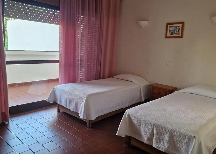 Ξενοδοχείο με διαμερίσματα Parque Amendoeiras Βιλαμούρα