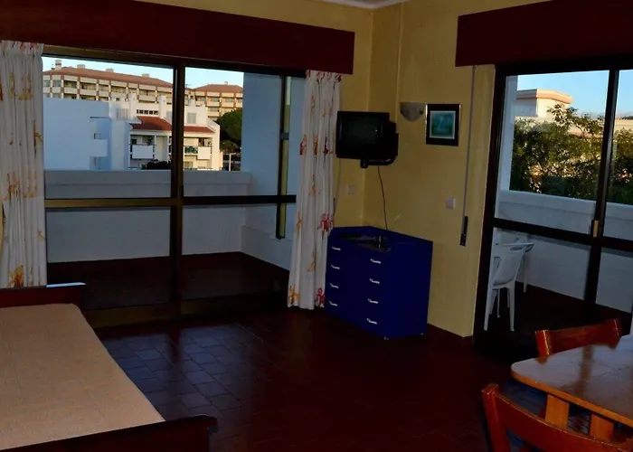 Ξενοδοχείο με διαμερίσματα Parque Amendoeiras 2*