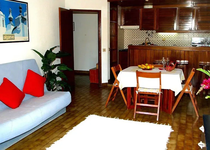 Ξενοδοχείο με διαμερίσματα Parque Amendoeiras Βιλαμούρα